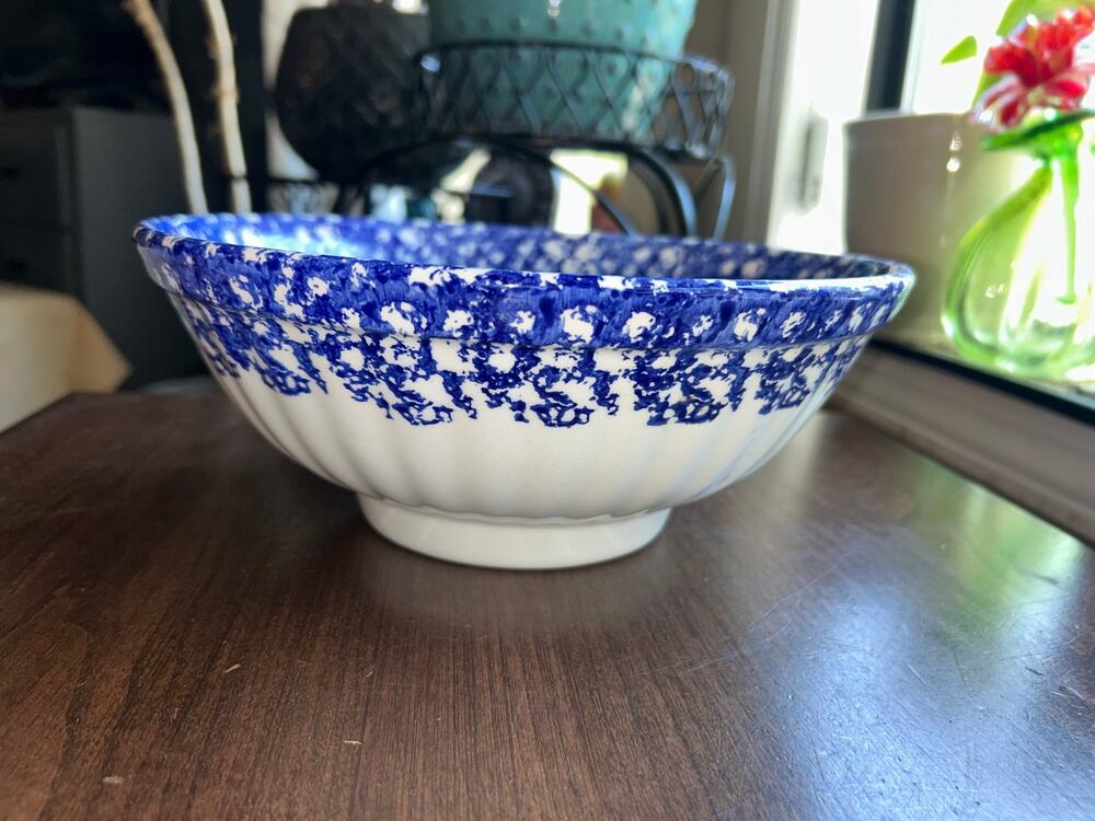 Vintage Himark Blue and White Spongeware serving bowl Italy 10”